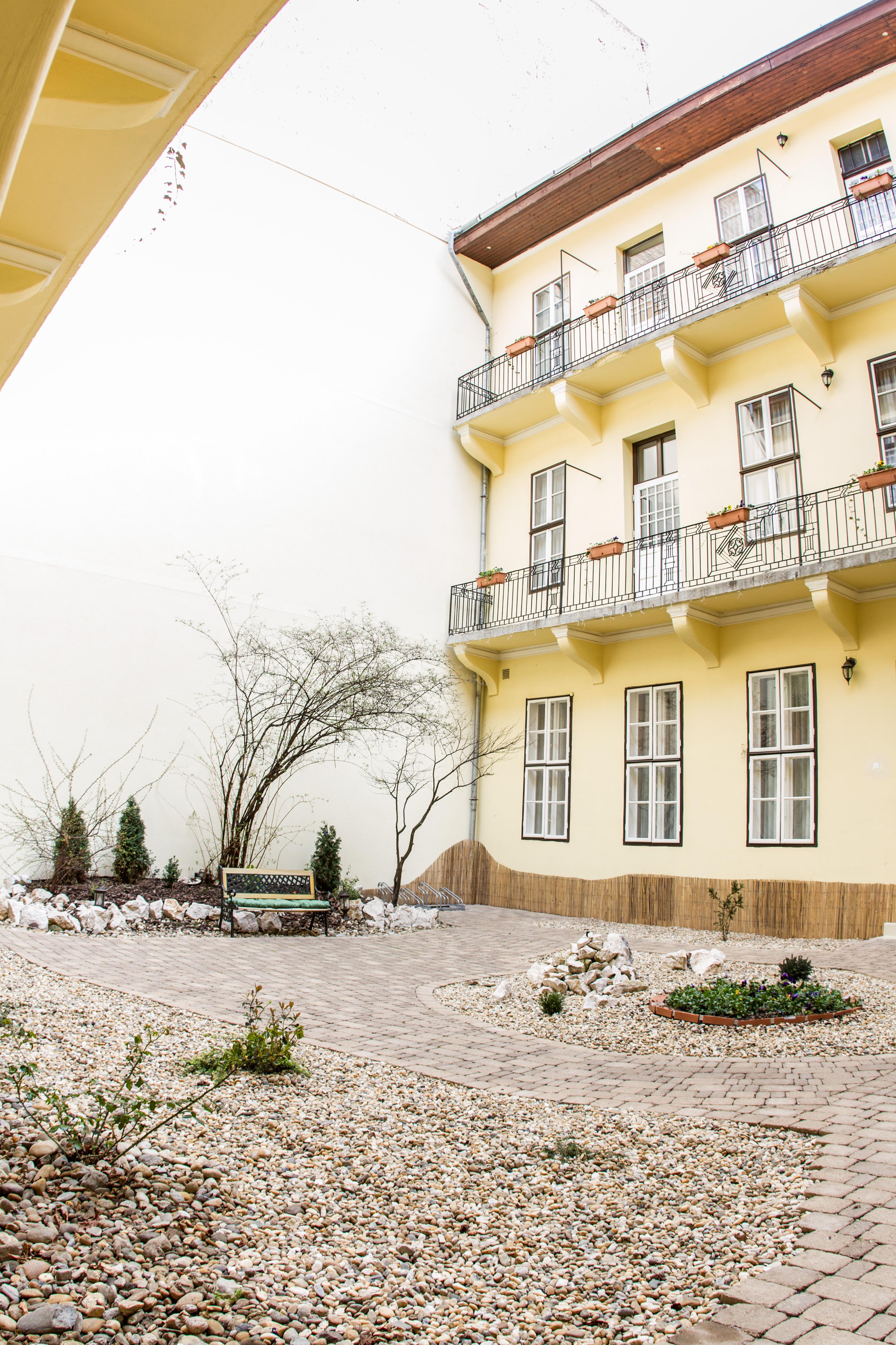 Central Hotel 21 And Apartments Будапеща Екстериор снимка